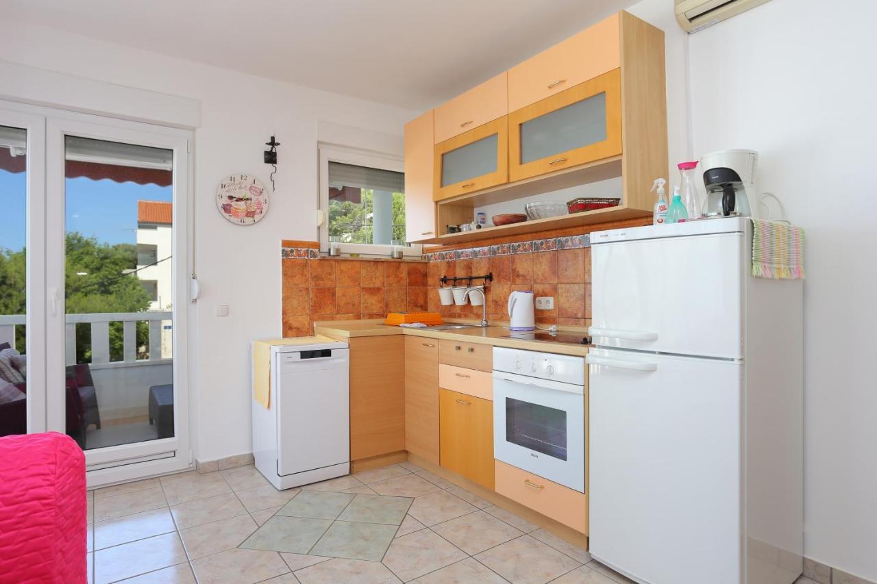 Apartments By The Sea Lokva Rogoznica, Omis - 13226 Екстериор снимка