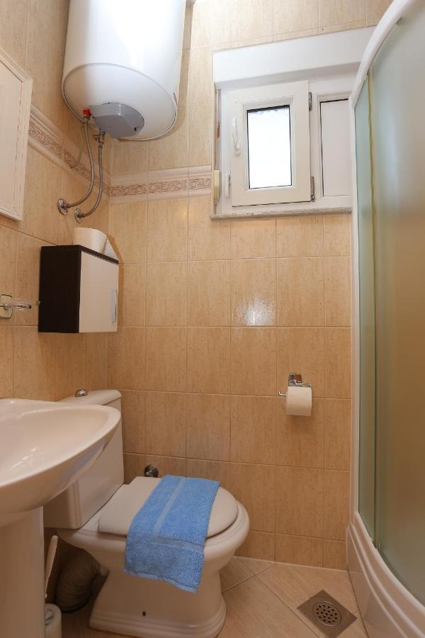 Apartments By The Sea Lokva Rogoznica, Omis - 13226 Екстериор снимка